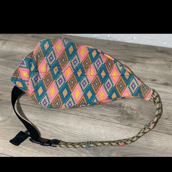 KAVU Patterned Sling Rope Bag Multicolor - Rhombus Rug - Picture 9 of 10